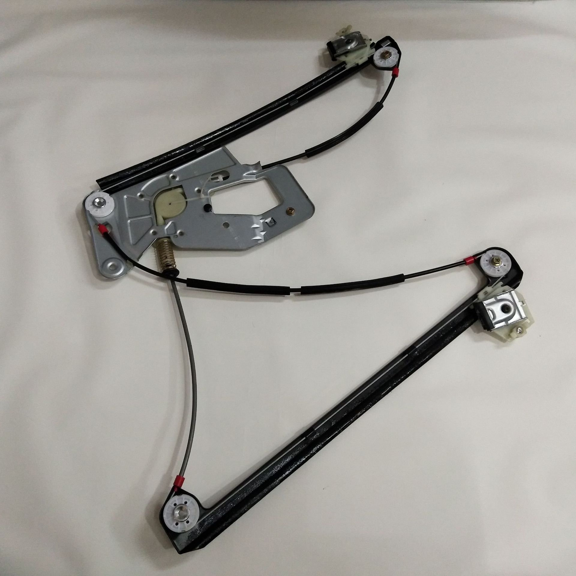 宝马5系E39左前车窗玻璃升降器详解 型号51338252393及使用指南